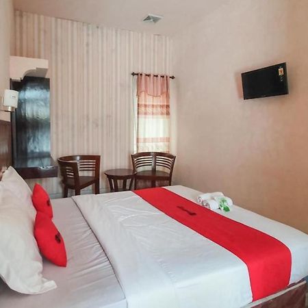 מלון באטו Reddoorz At Pujon Malang מראה חיצוני תמונה