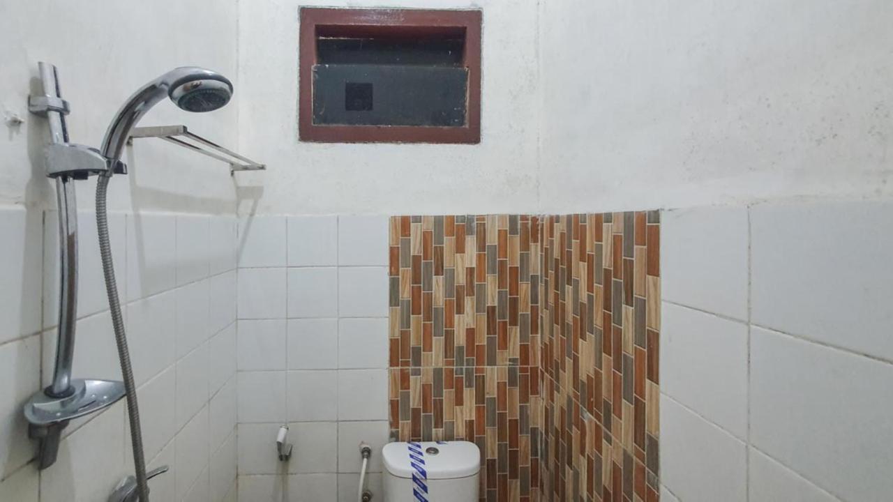 מלון באטו Reddoorz At Pujon Malang מראה חיצוני תמונה