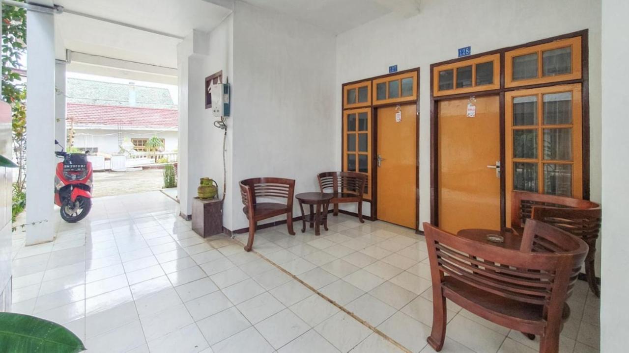 מלון באטו Reddoorz At Pujon Malang מראה חיצוני תמונה