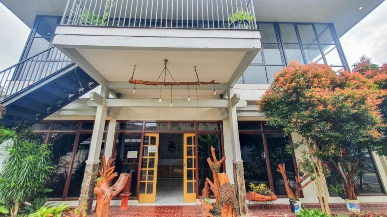 מלון באטו Reddoorz At Pujon Malang מראה חיצוני תמונה