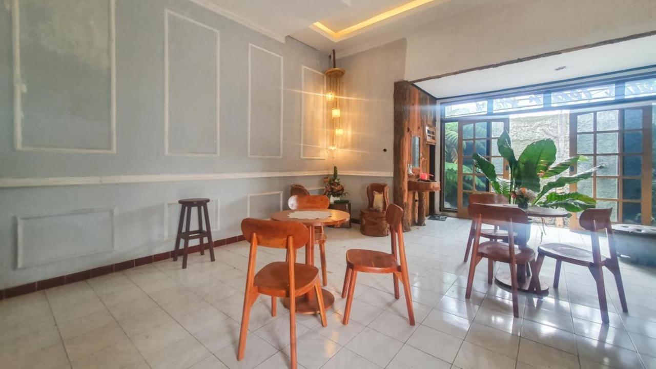 מלון באטו Reddoorz At Pujon Malang מראה חיצוני תמונה