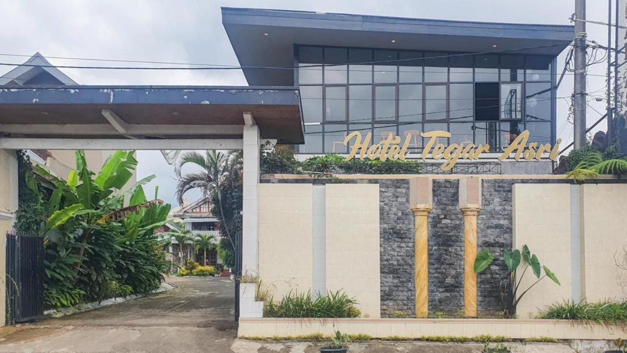 מלון באטו Reddoorz At Pujon Malang מראה חיצוני תמונה