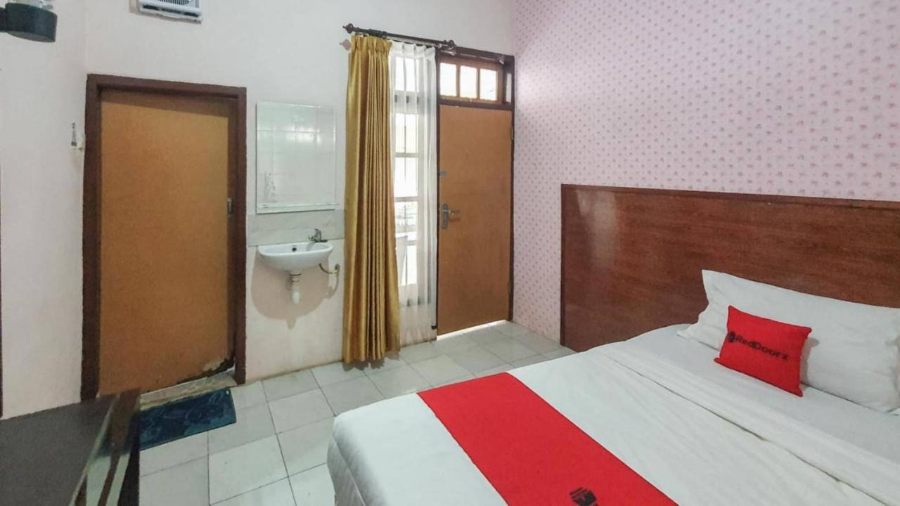 מלון באטו Reddoorz At Pujon Malang מראה חיצוני תמונה