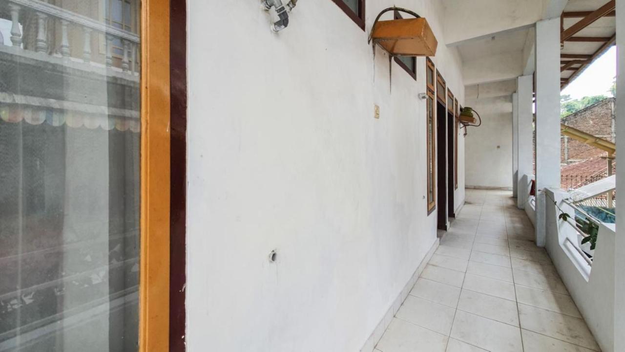 מלון באטו Reddoorz At Pujon Malang מראה חיצוני תמונה